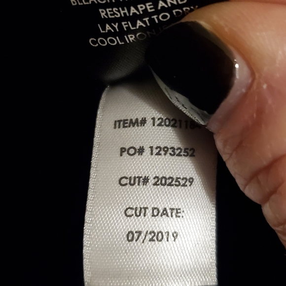 TORRID 1(14/16). BLACK SWEATER KNIT HOODIE. RIBBED LACE UP RAGLAN SLEEVES TUNIC. - Picture 7 of 9